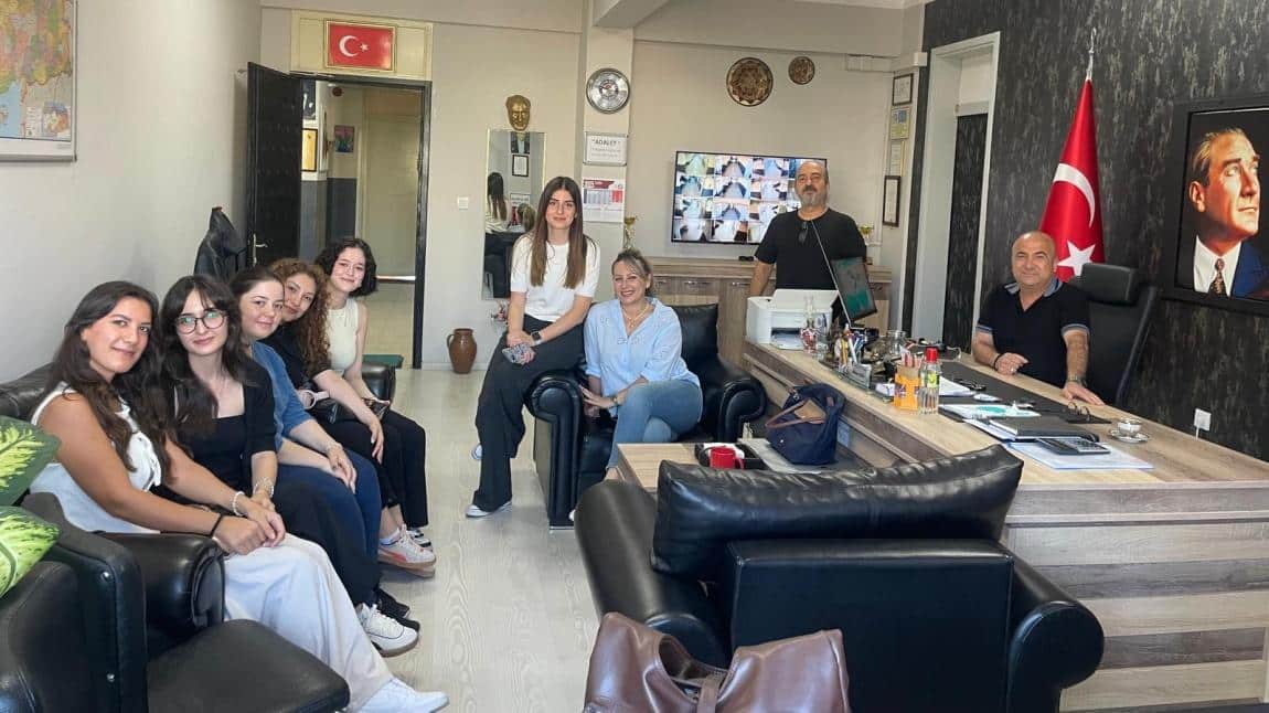 İngilizce Öğretmenliği Stajyer Öğrencilerimiz Okulumuzda Stajlarına Başladı